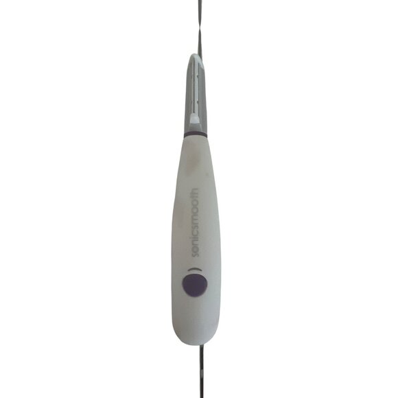 Soniclear Petite Facial Cleaning Brush & Sonicsmooth Dermaplaning Tool Set - Picture 6 of 8